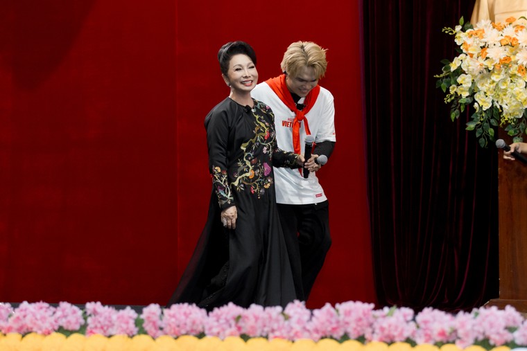 "Hành trình Tự hào Việt Nam" của DTAP được Trung ương Đoàn TNCS Hồ Chí Minh trao Bằng khen ảnh 6