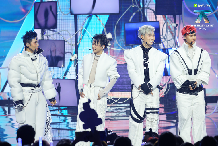 Tập 5 Anh Trai “Say Hi” 2025: Team đội trưởng B Ray mang câu chuyện “tình yêu” của các thành viên lên sân khấu Live Stage 2 ảnh 7