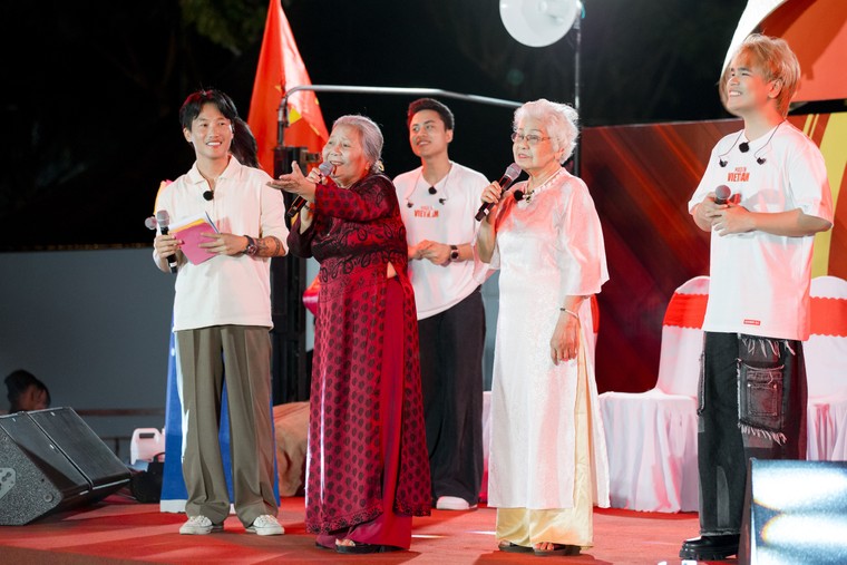 "Hành trình Tự hào Việt Nam" của DTAP được Trung ương Đoàn TNCS Hồ Chí Minh trao Bằng khen ảnh 7