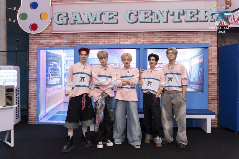 Tập 6 Anh Trai “Say Hi” 2025: Live Stage 3 với concept “Reply 2000s” - 30 Anh Trai được quay về tuổi thơ cùng những trò chơi quen thuộc ảnh 6