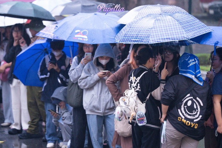 Bừng sáng sắc màu âm nhạc Đại nhạc hội Wings Up 2025 cùng Trang Pháp, Hậu Hoàng ảnh 1