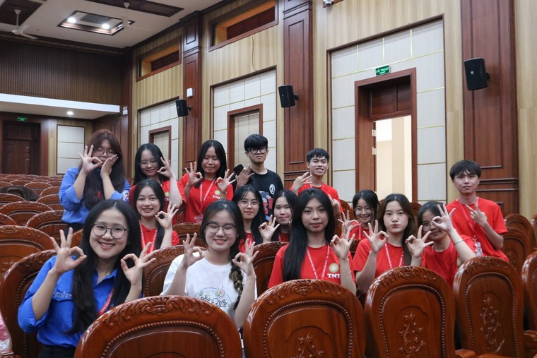 Chung tay góp giọt máu hồng, lan tỏa yêu thương cùng với tuổi trẻ Kinh tế Quốc dân ảnh 4