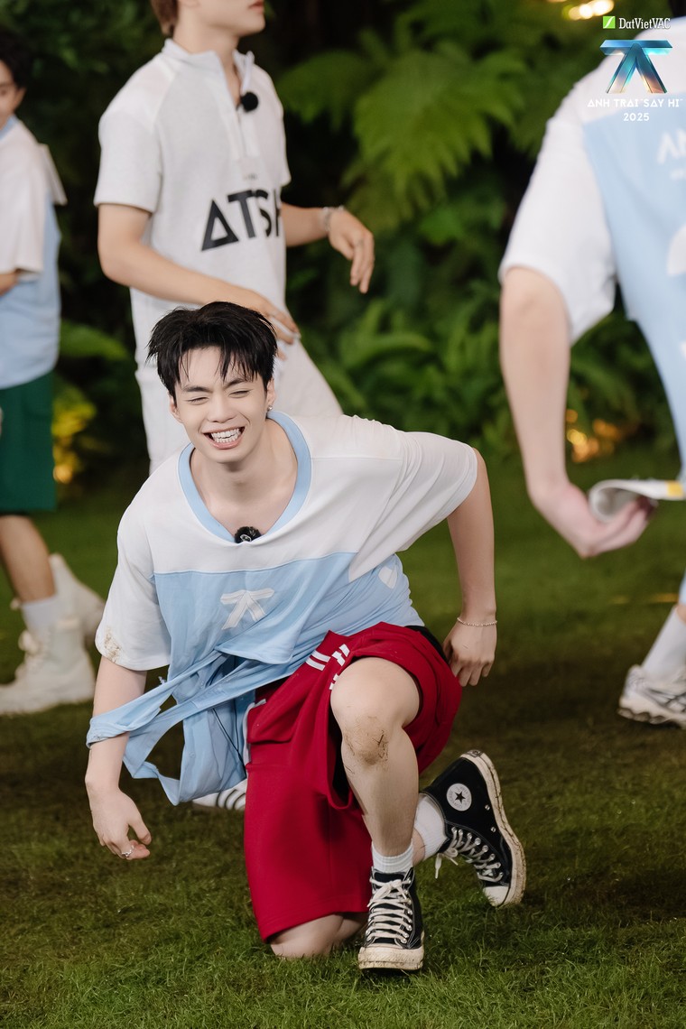 Anh Trai “Say Hi” 2025 Tập 11: Team Vũ Cát Tường, B Ray và Negav khuấy động sân khấu Live Stage 4, Top 18 chính thức bước vào chung kết ảnh 12