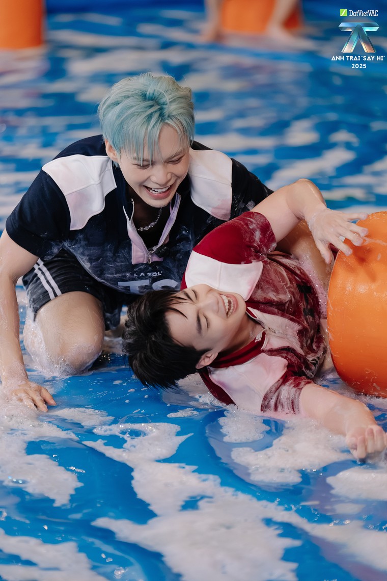 Anh Trai “Say Hi” 2025 Tập 11: Team Vũ Cát Tường, B Ray và Negav khuấy động sân khấu Live Stage 4, Top 18 chính thức bước vào chung kết ảnh 14