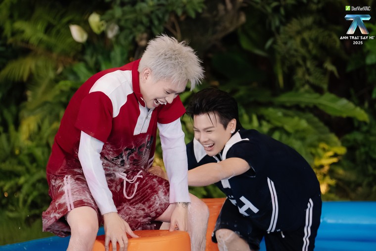 Anh Trai “Say Hi” 2025 Tập 11: Team Vũ Cát Tường, B Ray và Negav khuấy động sân khấu Live Stage 4, Top 18 chính thức bước vào chung kết ảnh 13