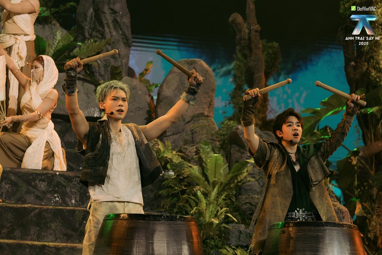 Anh Trai “Say Hi” 2025 Tập 11: Team Vũ Cát Tường, B Ray và Negav khuấy động sân khấu Live Stage 4, Top 18 chính thức bước vào chung kết ảnh 4