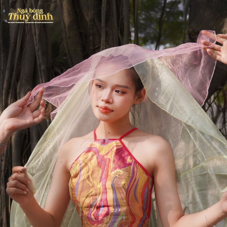Bộ ảnh “Người giấu bóng - Rối phơi hồn” mang đến góc nhìn thị giác mới về rối nước Việt Nam ảnh 6