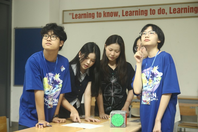 Amstro’s Gallery 2025: Aphelion - Dấn thân vào miền tri thức của khoa học vũ trụ ảnh 1