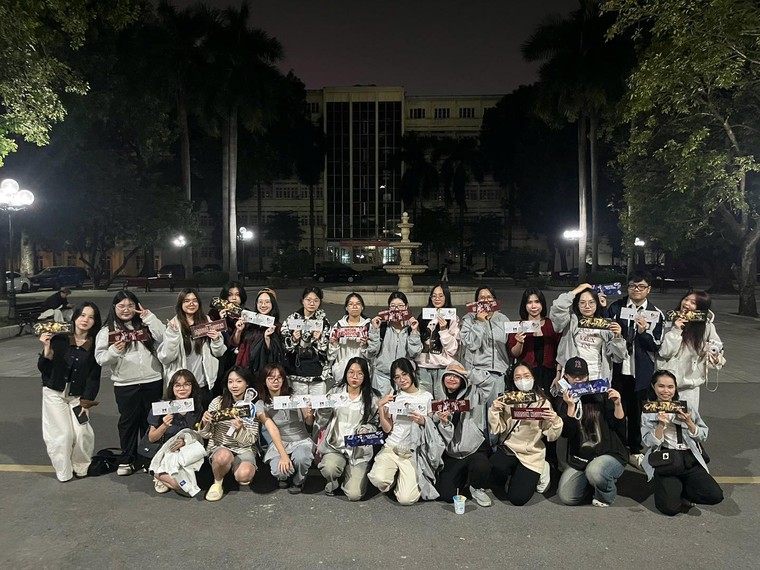 Bùng nổ sắc màu sáng tạo tại đêm Chung kết HyperCreative 2025 trường Báo: Bật sắc họa dấu ấn ảnh 11