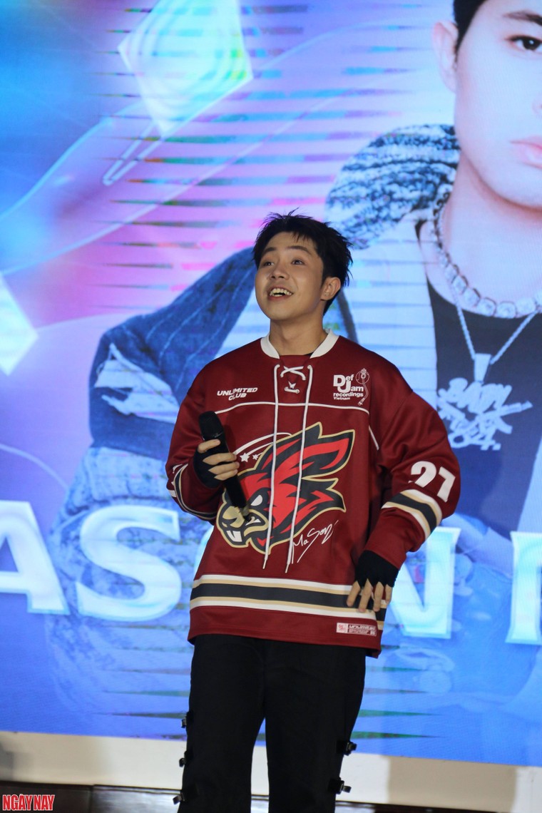 Mason Nguyễn trở lại với vòng tay người hâm mộ Thủ đô sau gần một năm vắng bóng ảnh 11