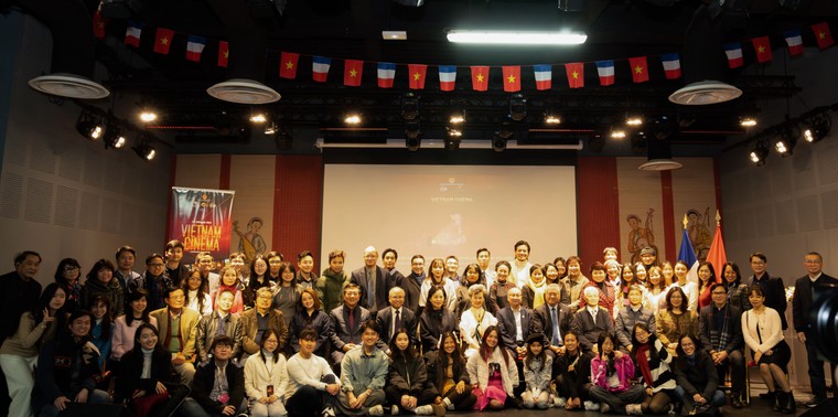 Nghệ sĩ Việt thắp lửa tại Paris trong Tuần lễ ĐIện ảnh "Hành trình Ánh sáng" ảnh 1