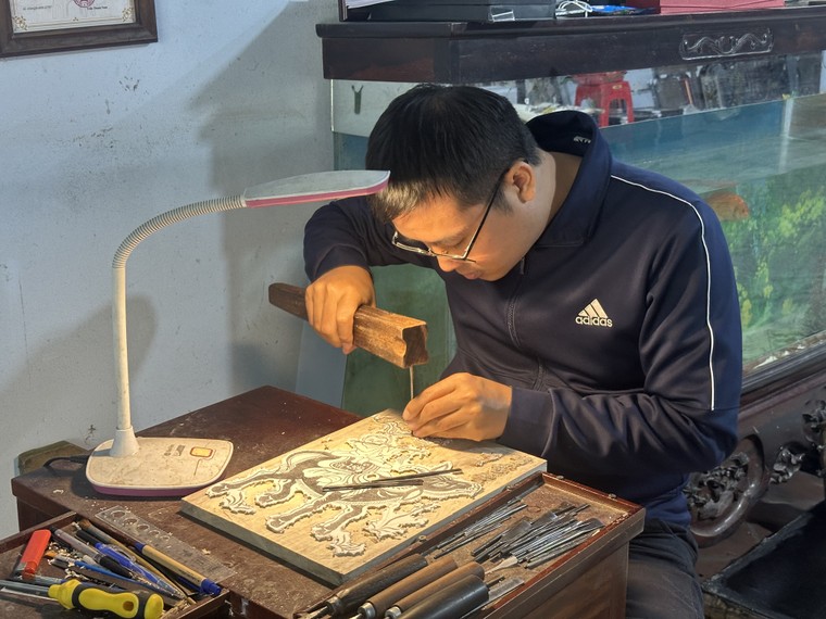  Người nối dài dòng chảy di sản trên giấy điệp ảnh 1