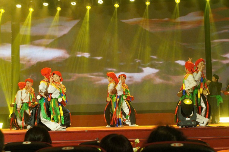 “Giáp lưng" đánh bồng ảnh 2