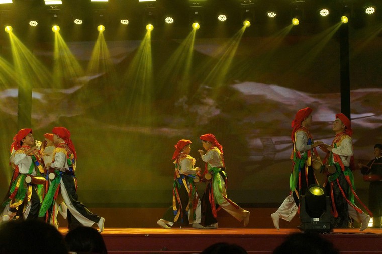 “Giáp lưng" đánh bồng ảnh 3