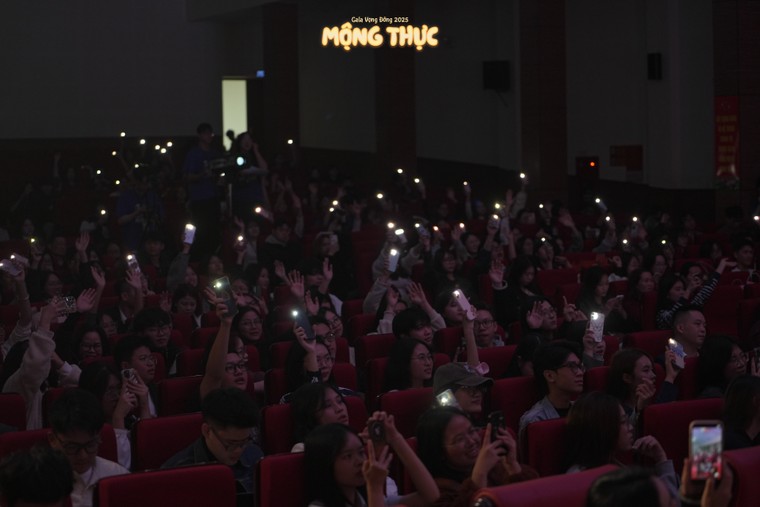 Em Ellata và hành trình cảm xúc tại Gala Vọng Đông 2025: Mộng Thực ảnh 2