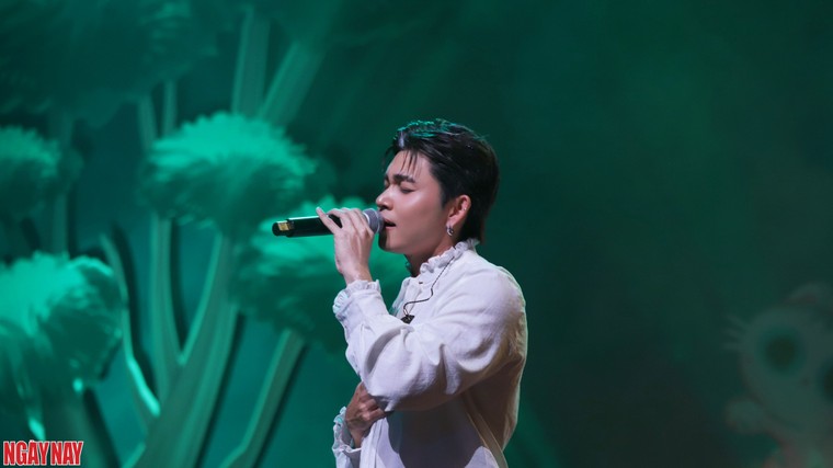 Từ “Xứ Sở Miên Man” đến đời thực: Jun Phạm và hành trình âm nhạc chữa lành ảnh 3