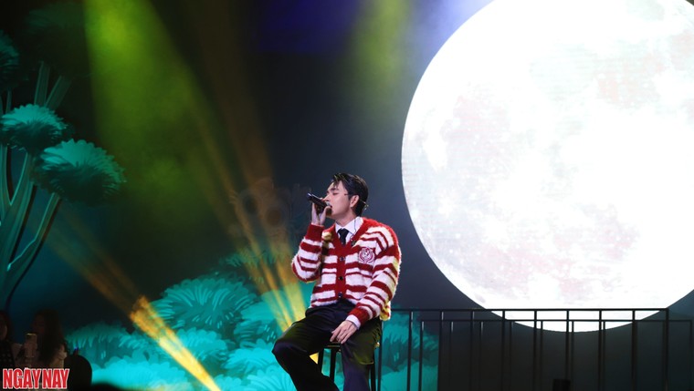 Từ “Xứ Sở Miên Man” đến đời thực: Jun Phạm và hành trình âm nhạc chữa lành ảnh 4