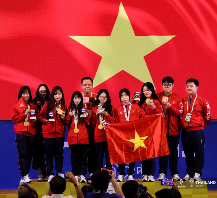 Những nữ chiến binh vàng SEA games 33: Hành trình lịch sử và lời chúc Tết ấm áp từ Esports nữ Việt Nam ảnh 1