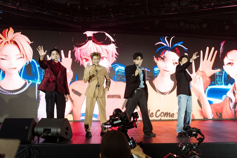 Showbiz Việt Nam cùng “date” trong đêm tiệc cuối năm của DatVietVAC ảnh 8