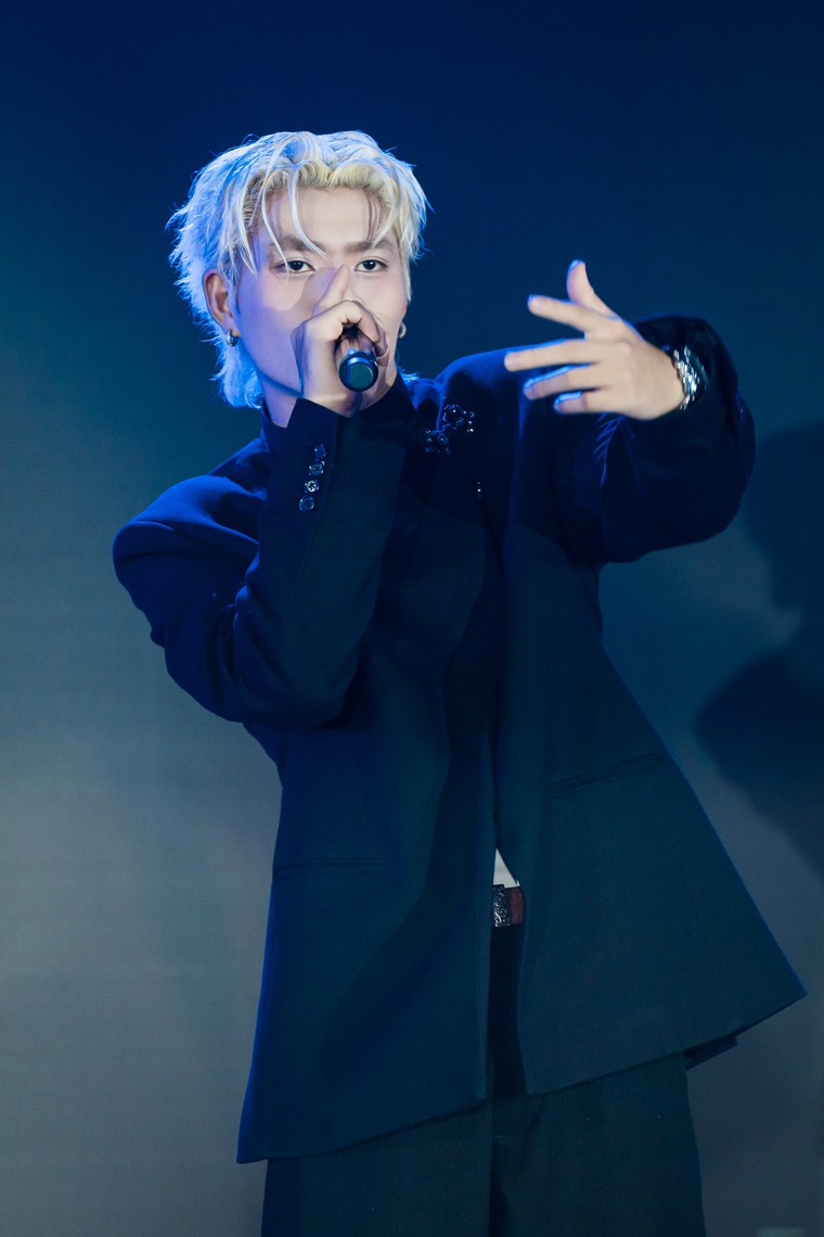 Showbiz Việt Nam cùng “date” trong đêm tiệc cuối năm của DatVietVAC ảnh 12