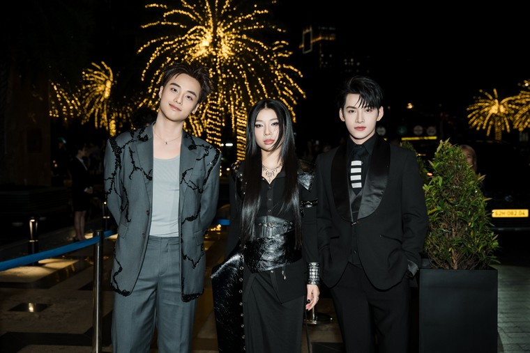 Showbiz Việt Nam cùng “date” trong đêm tiệc cuối năm của DatVietVAC ảnh 4