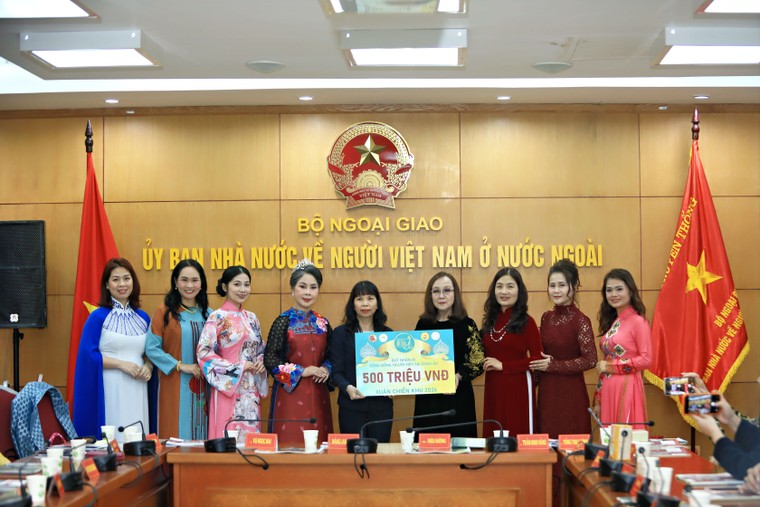 Gặp mặt đầu Xuân 2026: Kết nối cộng đồng phu nhân Việt Nam toàn châu Âu, lan tỏa giá trị văn hóa truyền thống ảnh 5