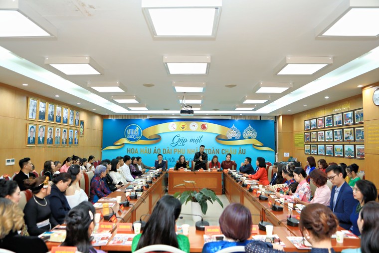 Gặp mặt đầu Xuân 2026: Kết nối cộng đồng phu nhân Việt Nam toàn châu Âu, lan tỏa giá trị văn hóa truyền thống ảnh 1