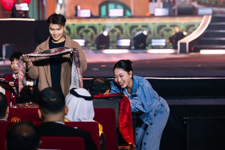 Tổng đạo diễn Xuân quê hương 2026 Hoàng Công Cường hạnh phúc khi chạm vào nỗi nhớ quê hương của hàng ngàn kiều bào ảnh 6