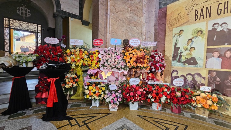 Quả Dưa Hấu trở lại: Khi lớp vỏ đổi màu, trái tim vẫn đỏ lửa ảnh 12