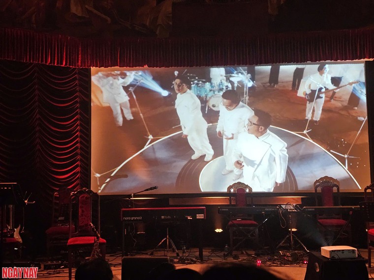 Quả Dưa Hấu trở lại: Khi lớp vỏ đổi màu, trái tim vẫn đỏ lửa ảnh 3