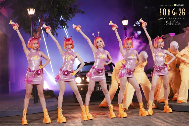 Sóng 26 - Tơ Tưởng Với Thời Gian: Khi đêm Giao thừa trở thành “con phố cảm xúc” của người Việt ảnh 1