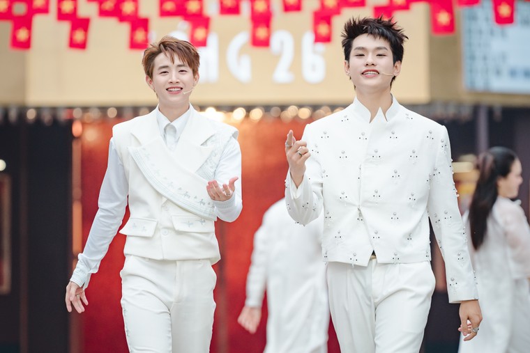 Sóng 26 - Tơ Tưởng Với Thời Gian: Khi đêm Giao thừa trở thành “con phố cảm xúc” của người Việt ảnh 9