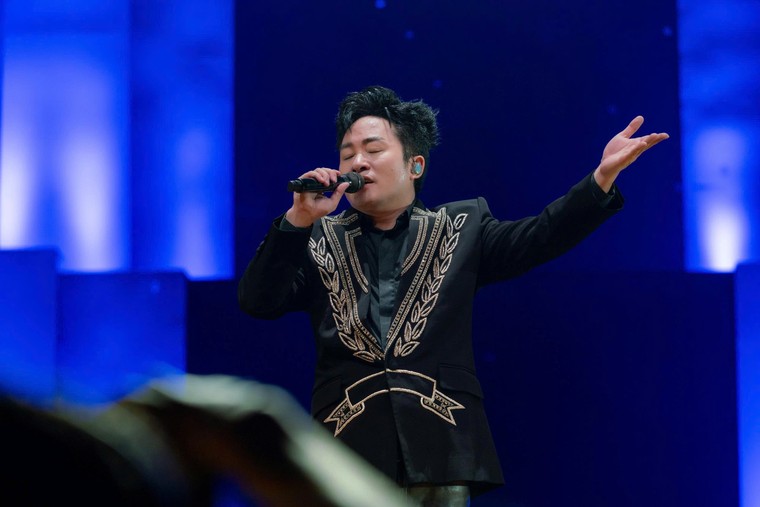 Tùng Dương thử sức với remix, chinh phục khán giả trẻ tại Her Concert ảnh 1