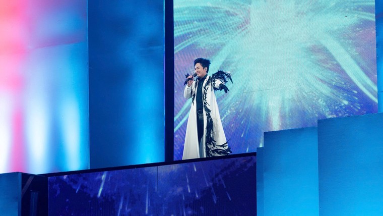 Tùng Dương thử sức với remix, chinh phục khán giả trẻ tại Her Concert ảnh 3