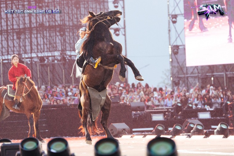 Tiếng vang từ sân khấu “Đấu Trường Sấm” ảnh 7