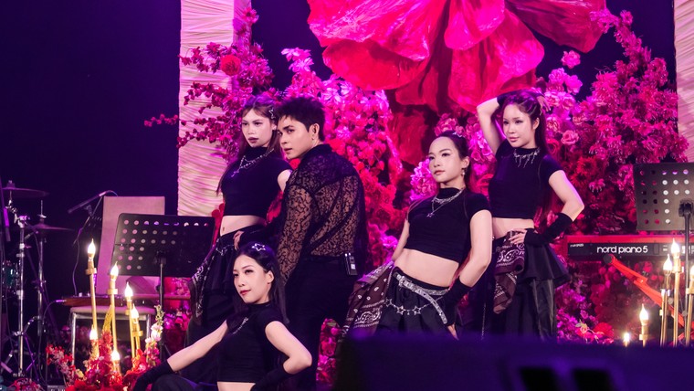 Jun Phạm và đêm nhạc “Hạnh phúc là khi…” - Cảm xúc thăng hoa giữa lòng Hà Nội ảnh 2