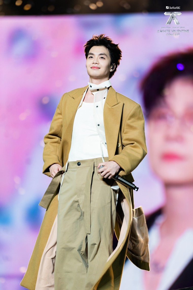 “Biển trắng” giữa Mỹ Đình: Khi concert Việt chạm ngưỡng của một sự kiện văn hóa đô thị ảnh 13