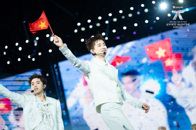 “Biển trắng” giữa Mỹ Đình: Khi concert Việt chạm ngưỡng của một sự kiện văn hóa đô thị ảnh 1