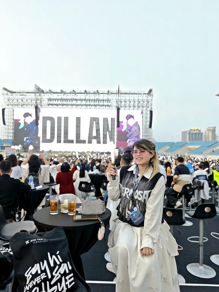 “Biển trắng” giữa Mỹ Đình: Khi concert Việt chạm ngưỡng của một sự kiện văn hóa đô thị ảnh 4