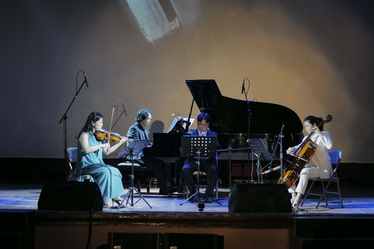 Đêm hoà nhạc quốc tế Việt - Hàn thắp sáng Đà Lạt ảnh 12