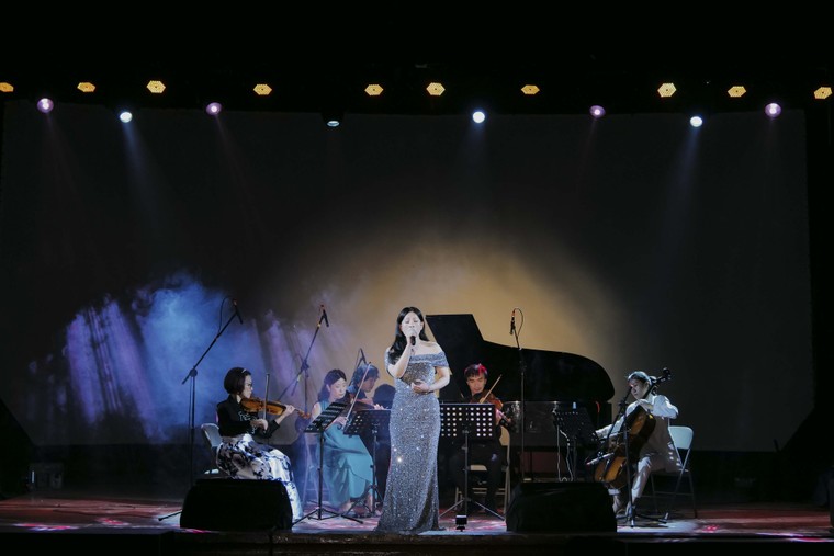 Đêm hoà nhạc quốc tế Việt - Hàn thắp sáng Đà Lạt ảnh 11