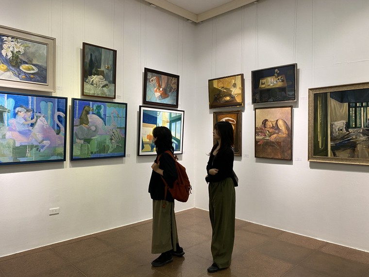 Khai mạc Triển lãm Mỹ thuật sinh viên 2026: Gần 200 tác phẩm mở ra chu kỳ sáng tạo mới ảnh 2
