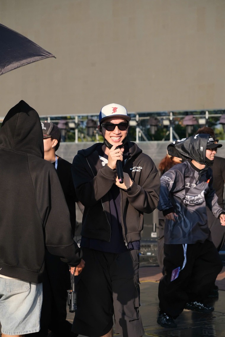 hieuthuhai, Lamoon và Juky san “cháy” hết mình trên sân khấu tổng duyệt Mega Concert Đại ngàn chạm biển xanh ảnh 2