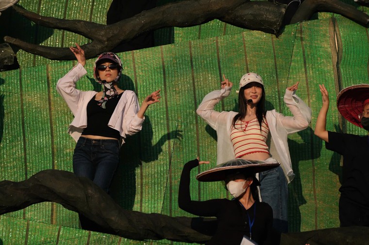 hieuthuhai, Lamoon và Juky san “cháy” hết mình trên sân khấu tổng duyệt Mega Concert Đại ngàn chạm biển xanh ảnh 9