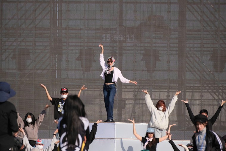 hieuthuhai, Lamoon và Juky san “cháy” hết mình trên sân khấu tổng duyệt Mega Concert Đại ngàn chạm biển xanh ảnh 7