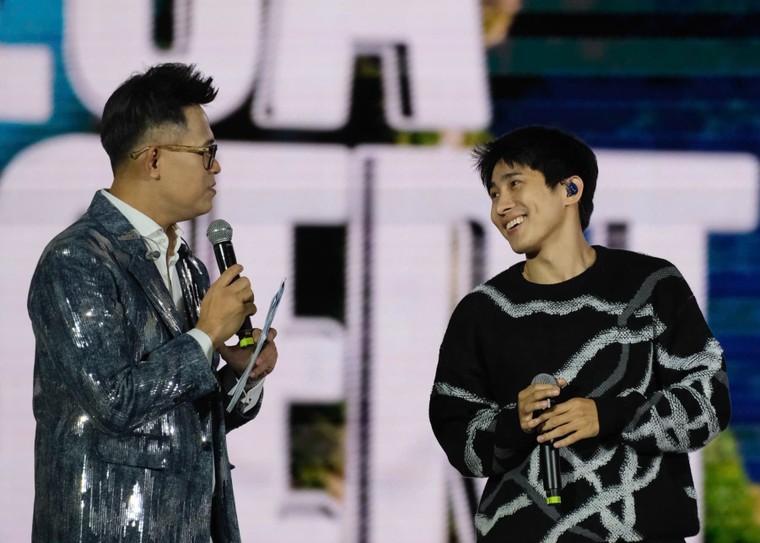 Đêm tổng duyệt Mega Concert “Đại ngàn chạm biển xanh” hoàn thiện sân khấu thực cảnh quy mô quốc gia ảnh 1