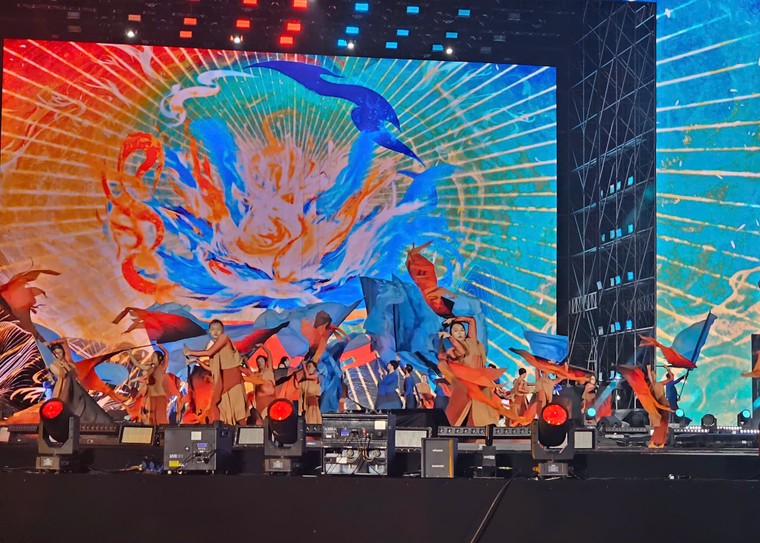 Đêm tổng duyệt Mega Concert “Đại ngàn chạm biển xanh” hoàn thiện sân khấu thực cảnh quy mô quốc gia ảnh 13