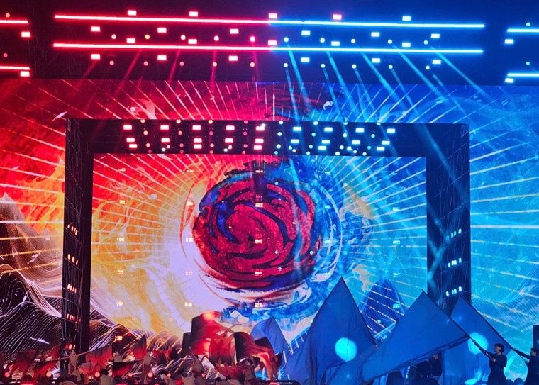 Đêm tổng duyệt Mega Concert “Đại ngàn chạm biển xanh” hoàn thiện sân khấu thực cảnh quy mô quốc gia ảnh 12