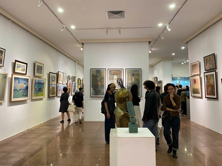 Triển lãm mỹ thuật sinh viên: Nơi nghệ sĩ trẻ bắt đầu bước ra công chúng ảnh 1