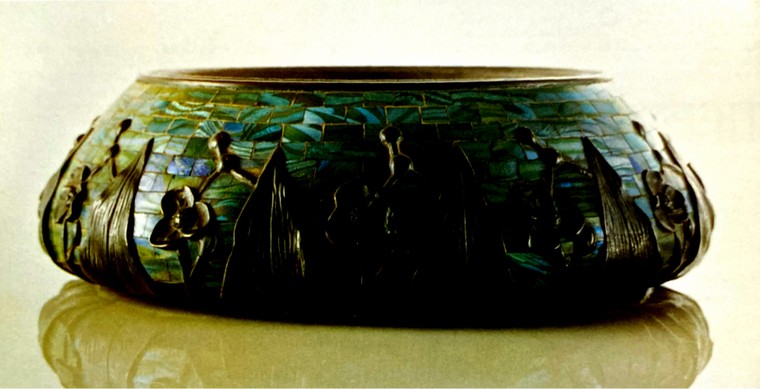 Nghệ thuật khảm Tiffany trong dòng chảy từ cổ điển đến hiện đại ảnh 1